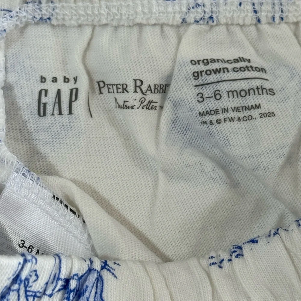 Baby GAP Shorts Bundle - Cream, Gray, Blue